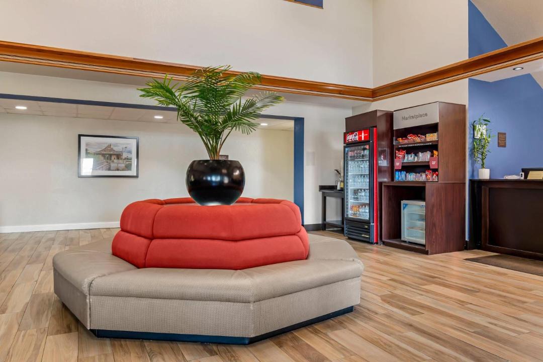 Photo of Livingroom in St. Charles