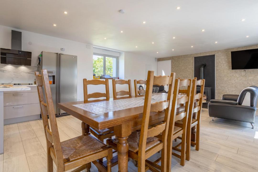 Photo of Others in Meslan