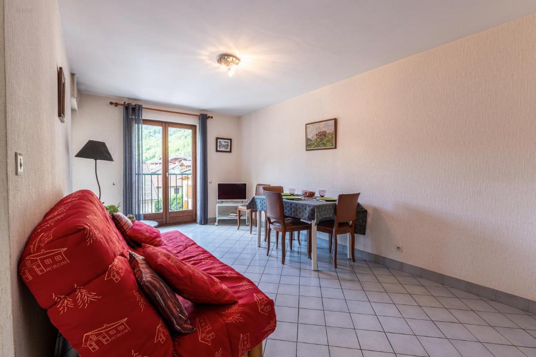 Photo of Others in Thones