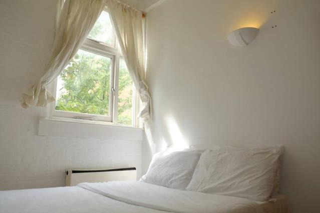 Photo of Bedroom in Stepney Green