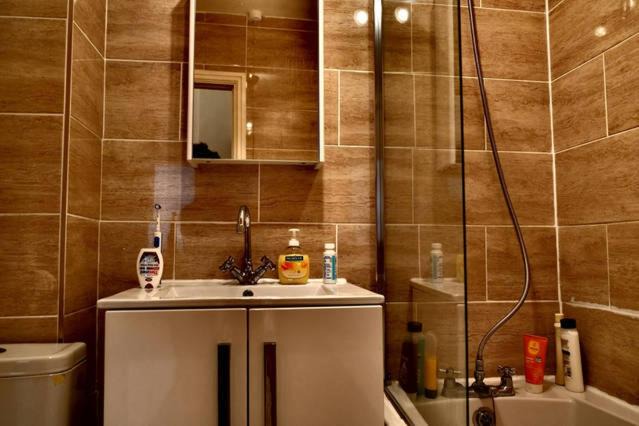 Photo of Bathroom in Stepney Green