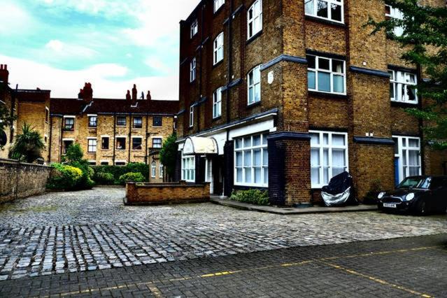 Photo of Buildings in Stepney Green