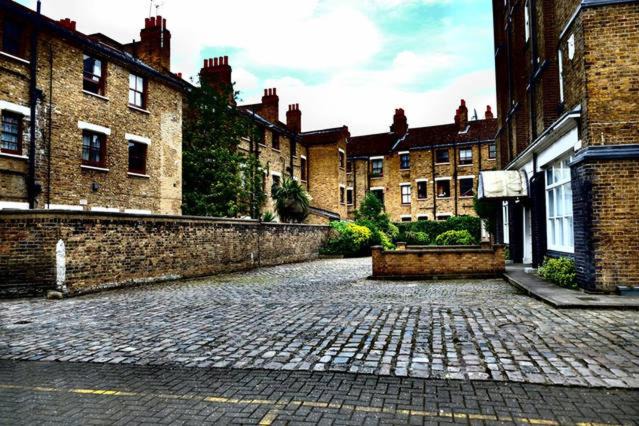 Photo of Buildings in Stepney Green