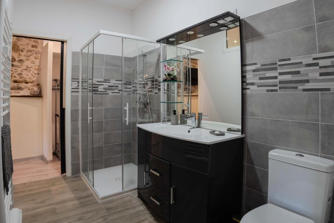 Photo of Bathroom in Carla-de-Roquefort