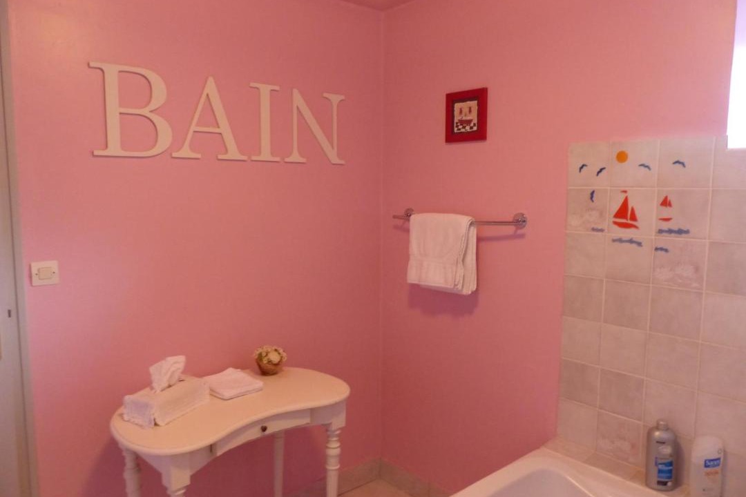 Photo of Bathroom in Lanvallay