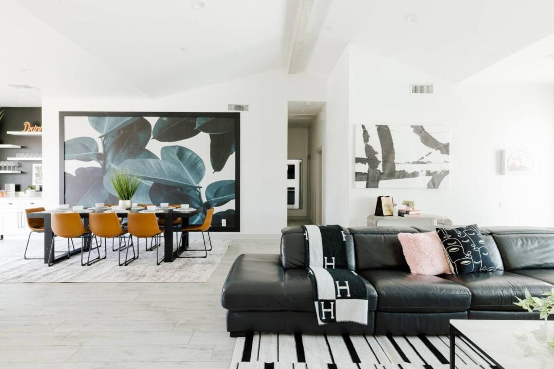 Photo of Livingroom in Cox Heights