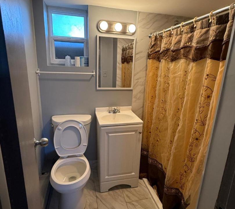 Photo of Bathroom in Island Park