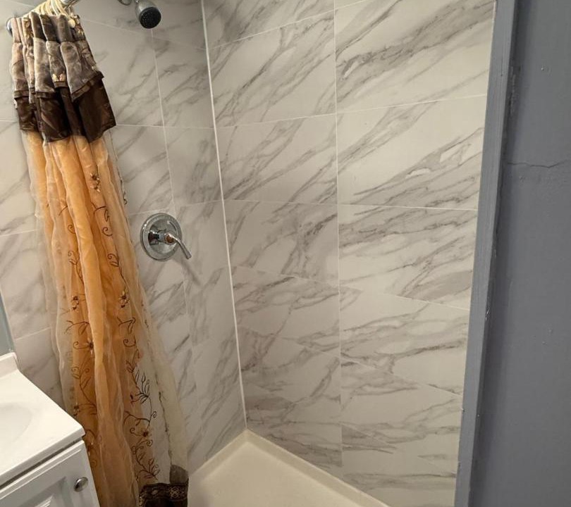 Photo of Bathroom in Island Park