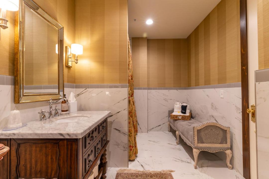 Photo of Bathroom in Navasota
