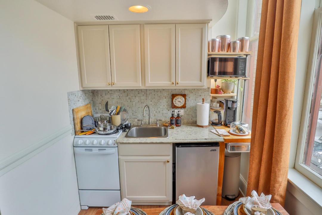 Photo of Kitchen in Main - Military Plaza