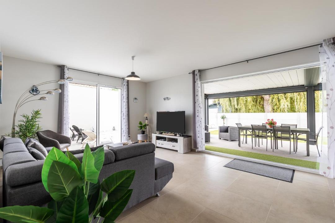 Photo of Others in Ares