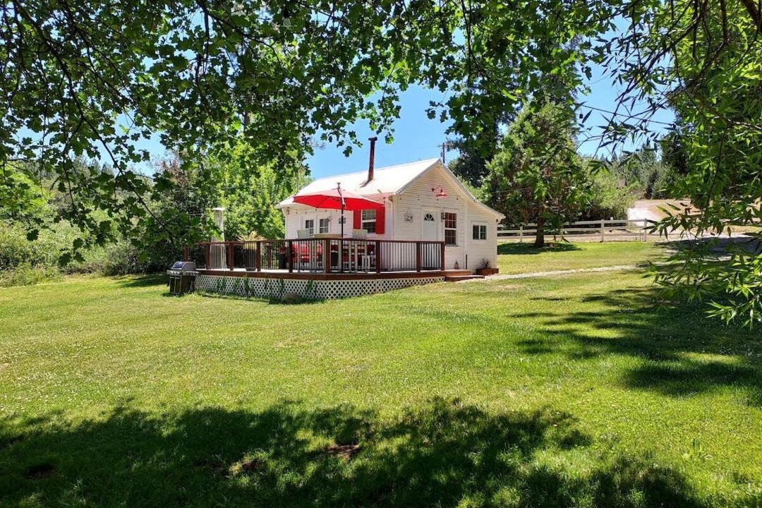 Photo of Others in Apple Hill