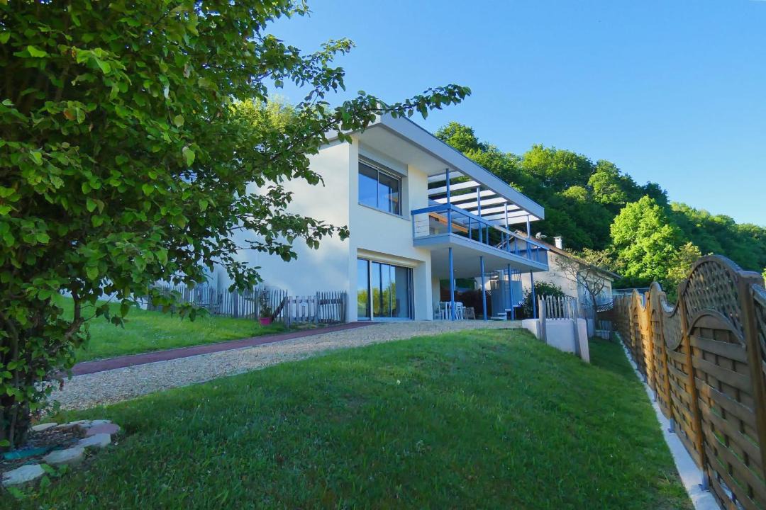 Photo of Others in Bilieu