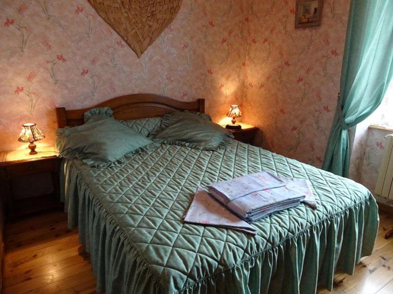 Photo of Bedroom in Castelnau-de-Mandailles