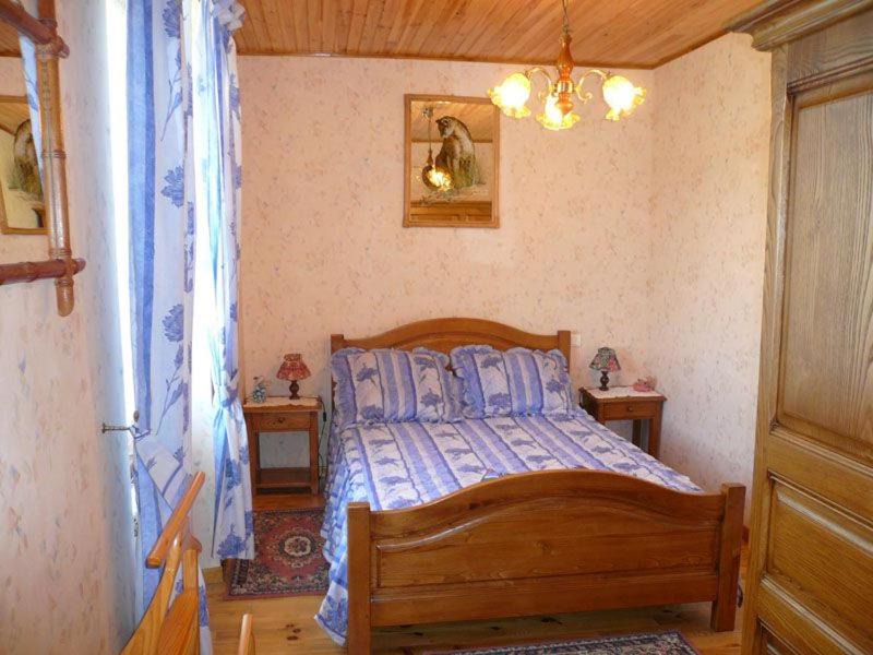 Photo of Bedroom in Castelnau-de-Mandailles