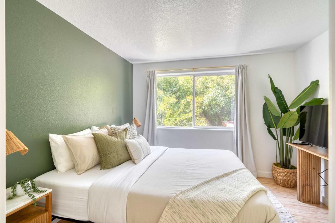 Photo of Bedroom in Corbett - Terwilliger - Lair Hill