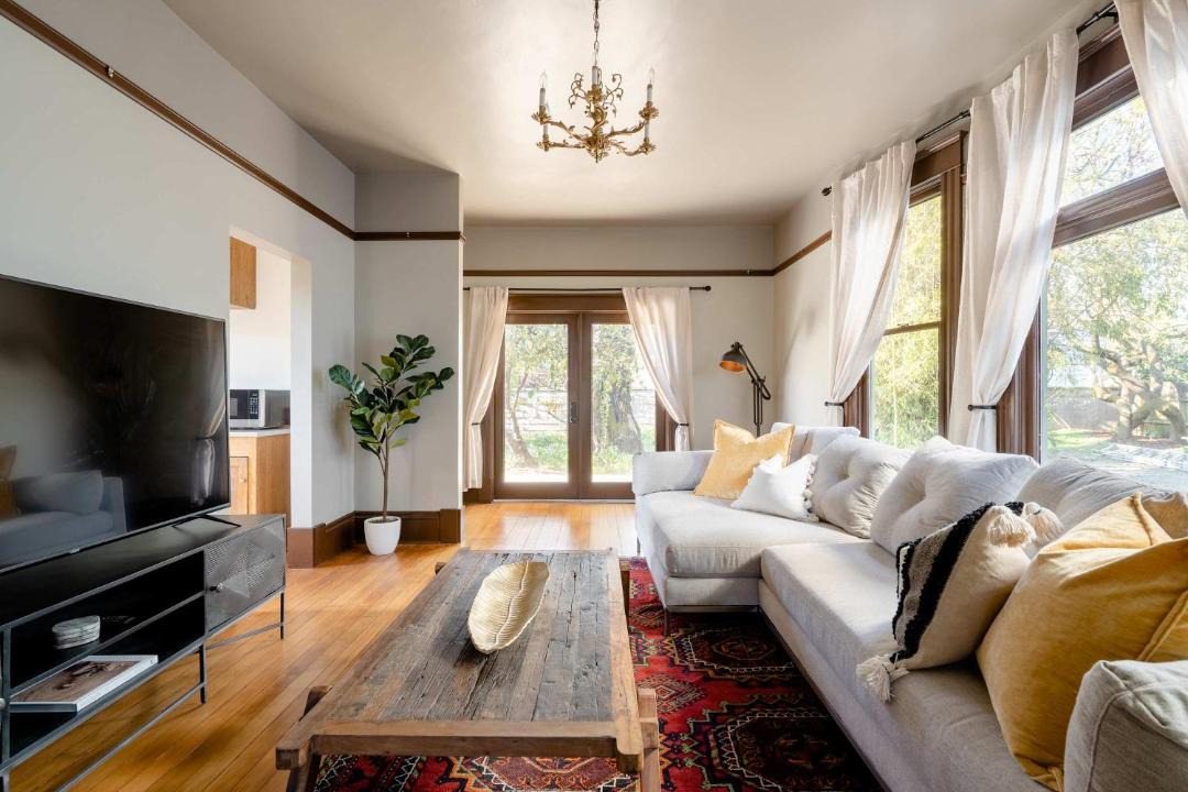 Photo of Livingroom in Eliot