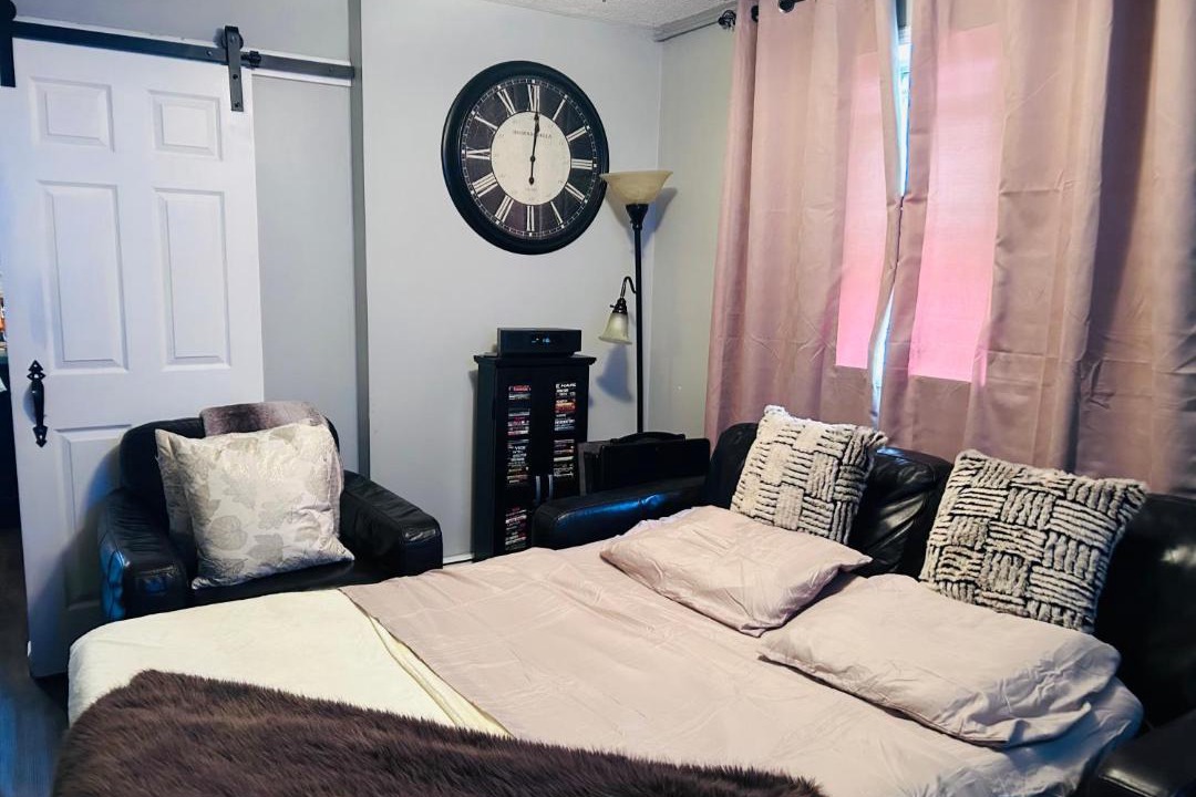 Photo of Bedroom in Elizabeth