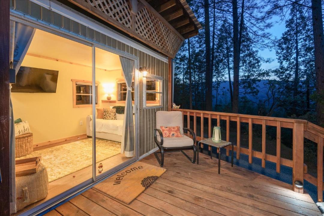 Photo of Patio Balcony in Oakhurst