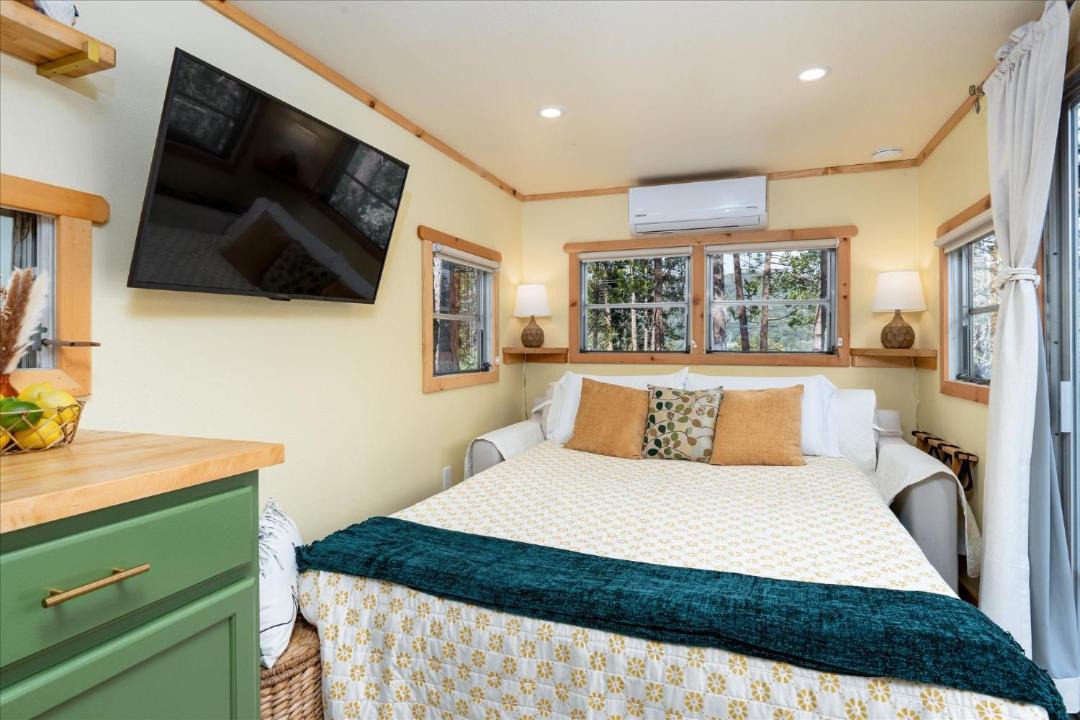 Photo of Bedroom in Oakhurst