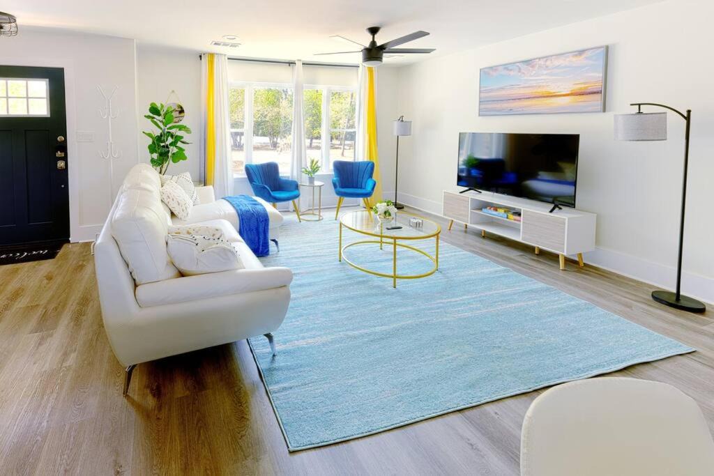 Photo of Livingroom in Onion Creek Meadows