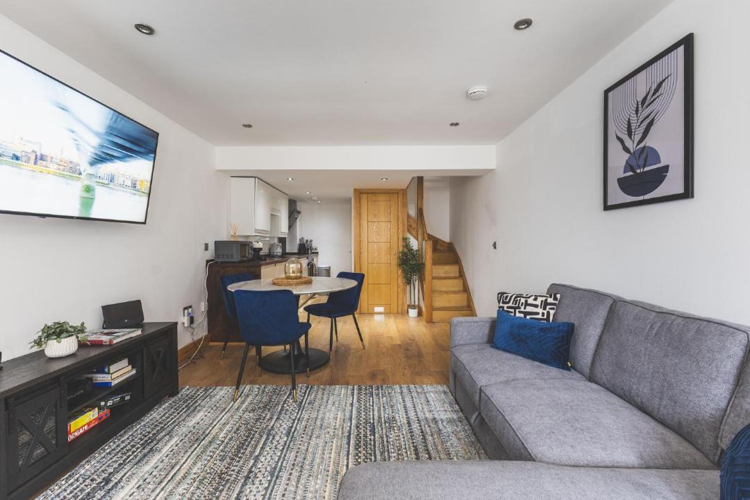 Photo of Livingroom in St. Margarets and North Twickenham