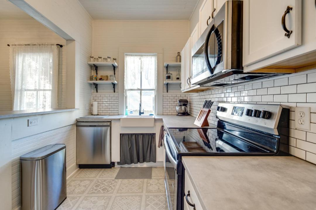 Photo of Kitchen in Historic District