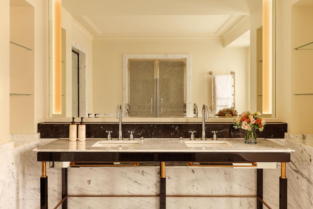 Photo of Others in Mayfair