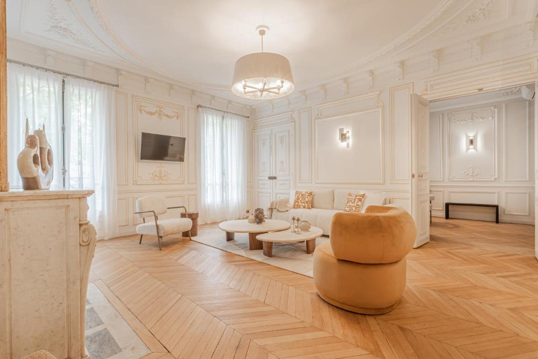 Photo of Others in Saint-Germain-des-Pres