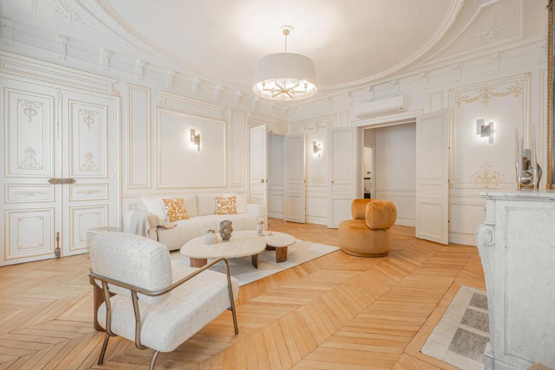 Photo of Others in Saint-Germain-des-Pres