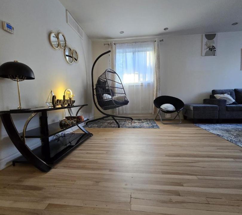 Photo of Livingroom in Longueuil