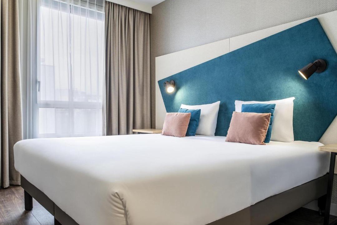 Photo of Others in Suresnes