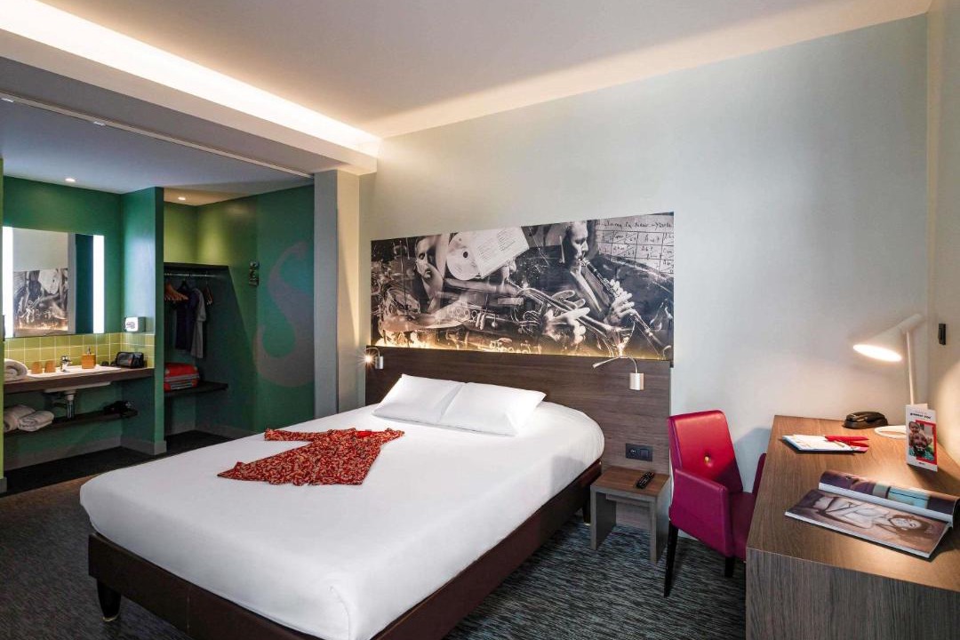 Photo of Bedroom in 2nd Arrondissement