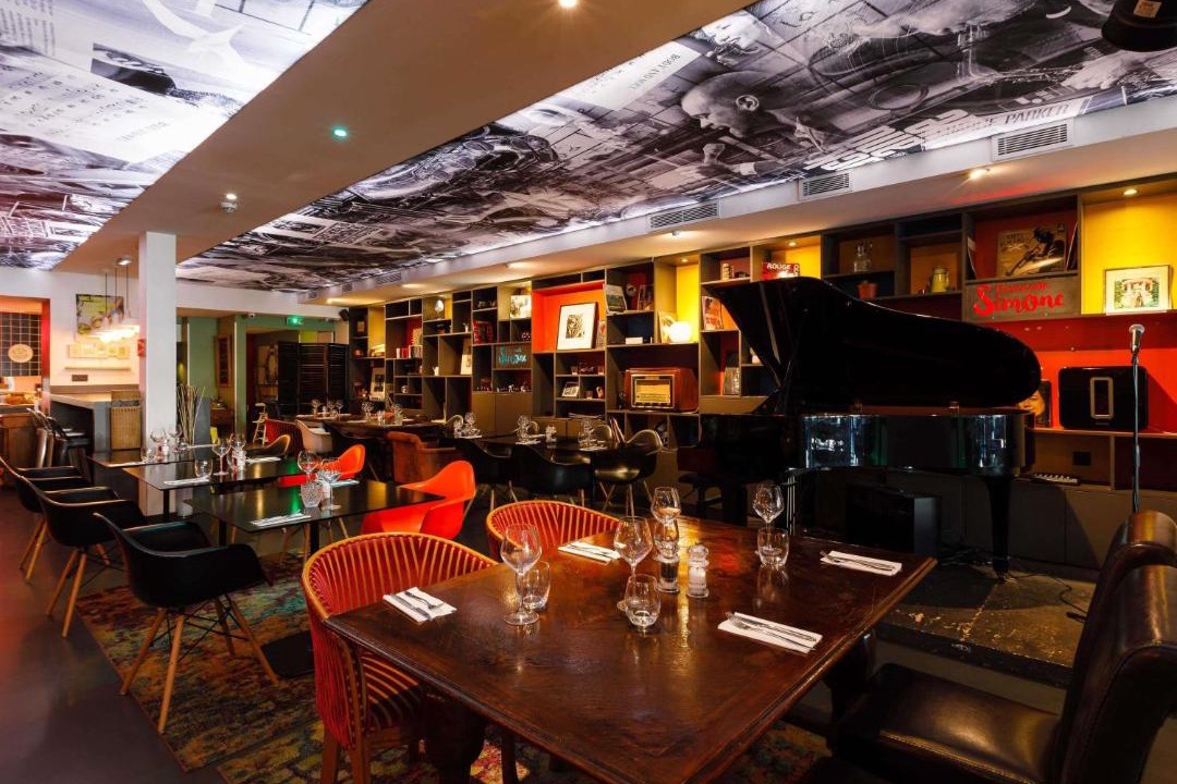 Photo of Others in 2nd Arrondissement