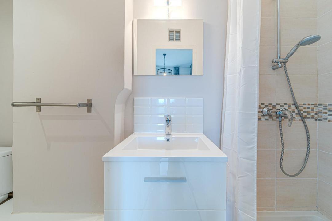 Photo of Bathroom in 8th Arrondissement