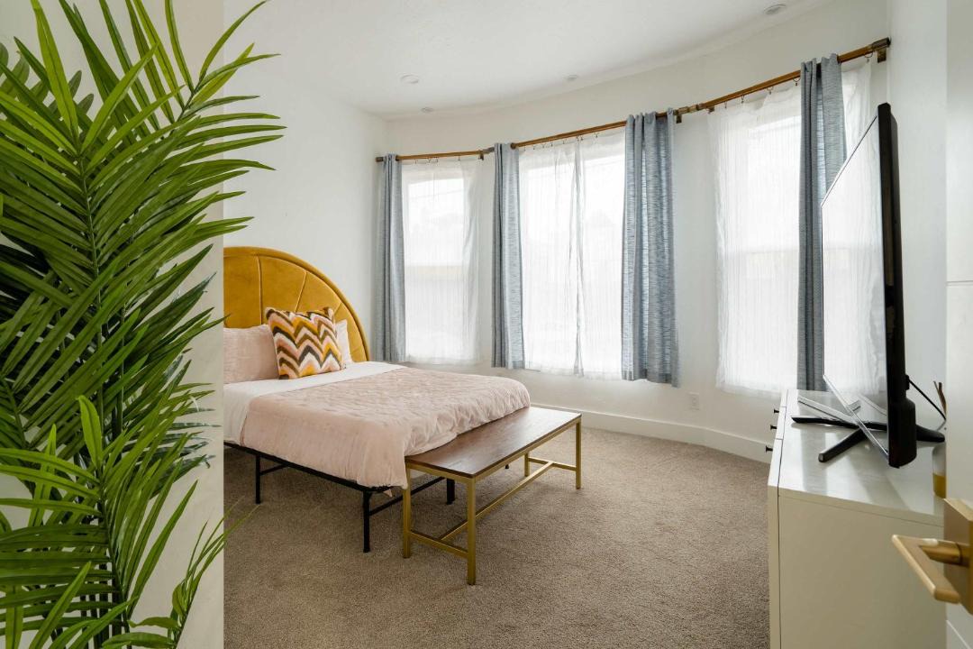 Photo of Others in Sunnyside