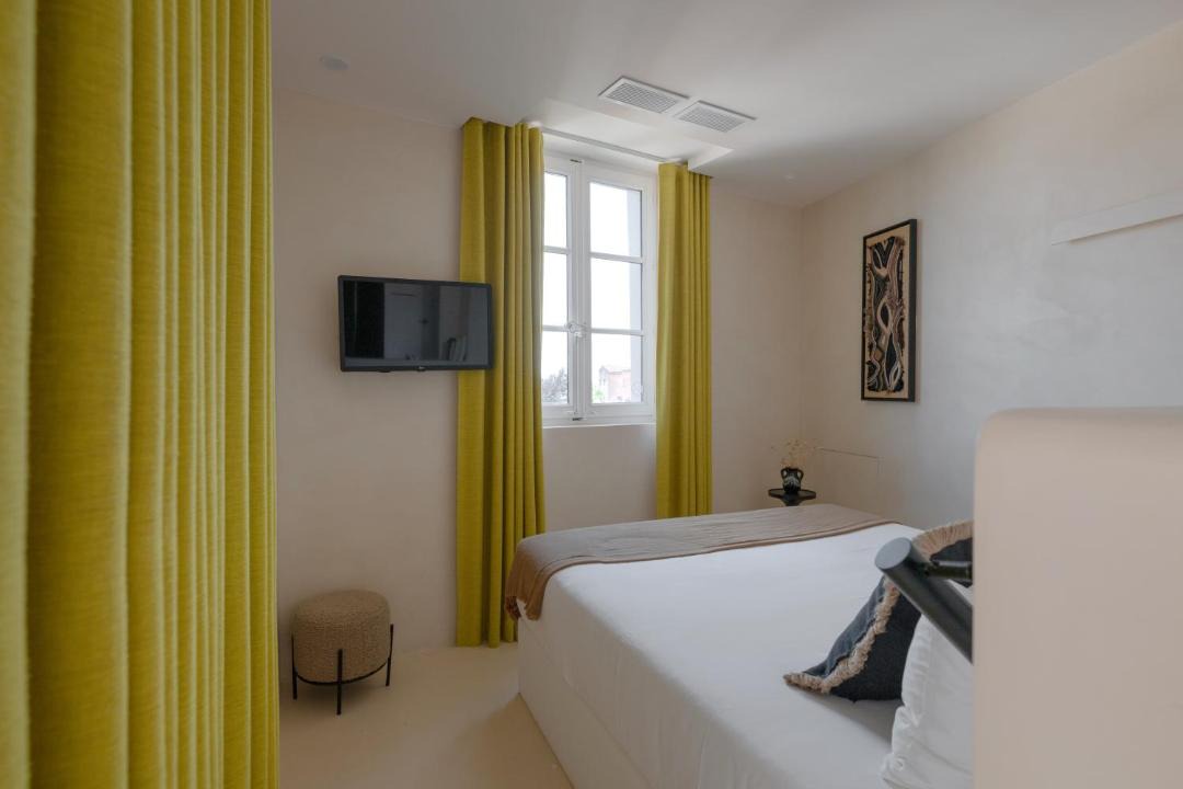 Photo of Others in Old Lyon