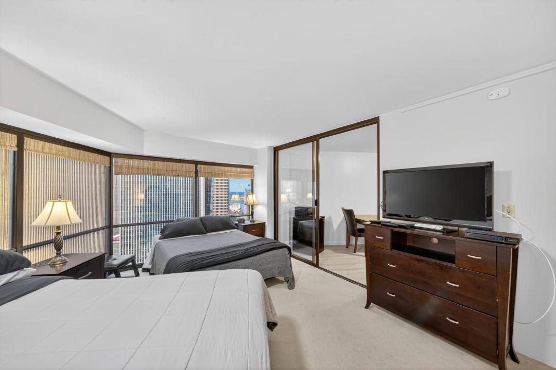 Photo of Others in Downtown Honolulu