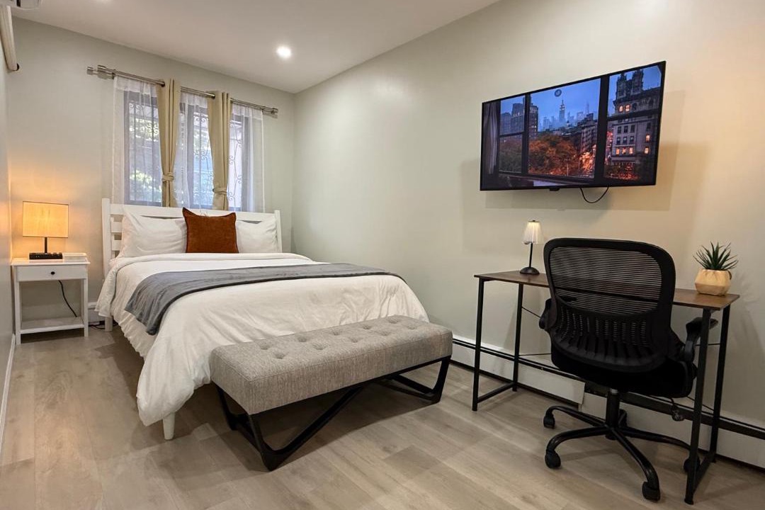 Photo of Bedroom in Murray Hill
