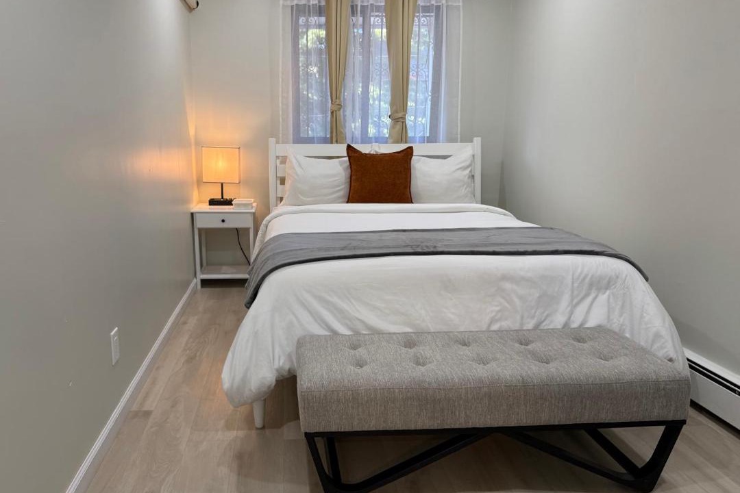 Photo of Bedroom in Murray Hill