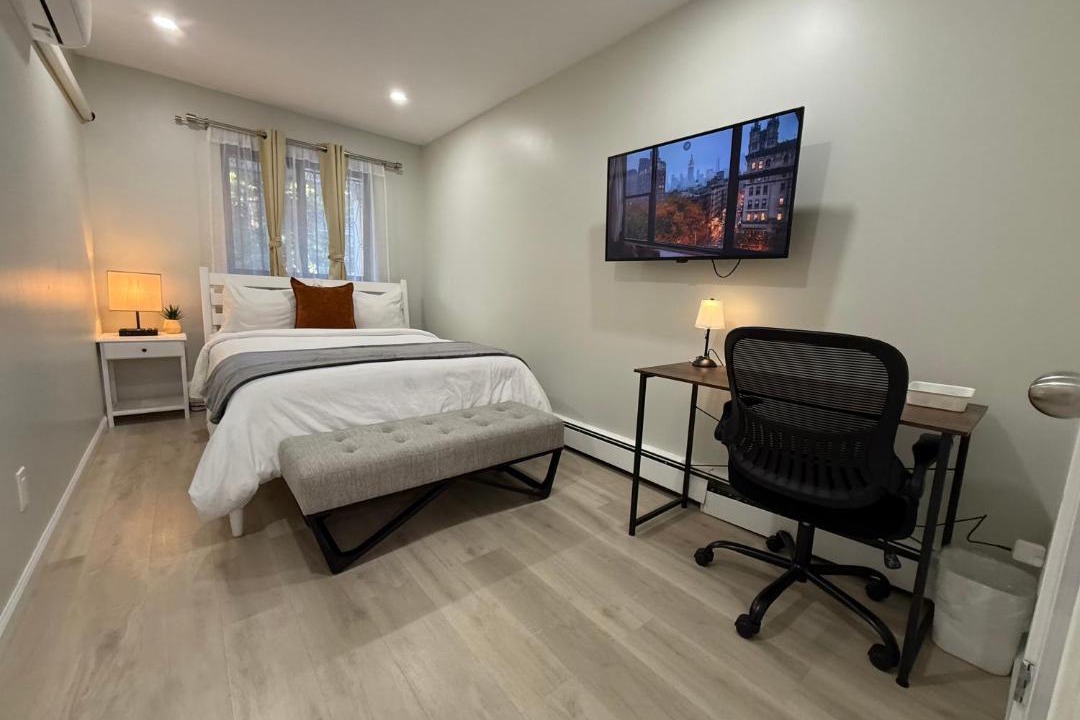 Photo of Bedroom in Murray Hill
