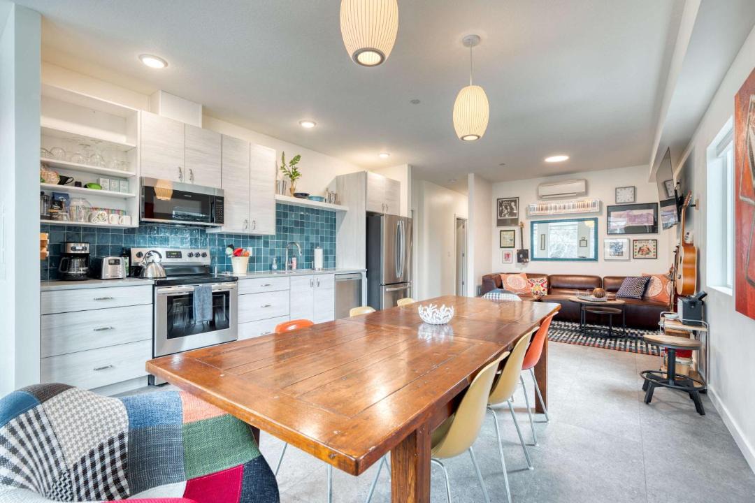 Photo of Others in Hosford-Abernethy