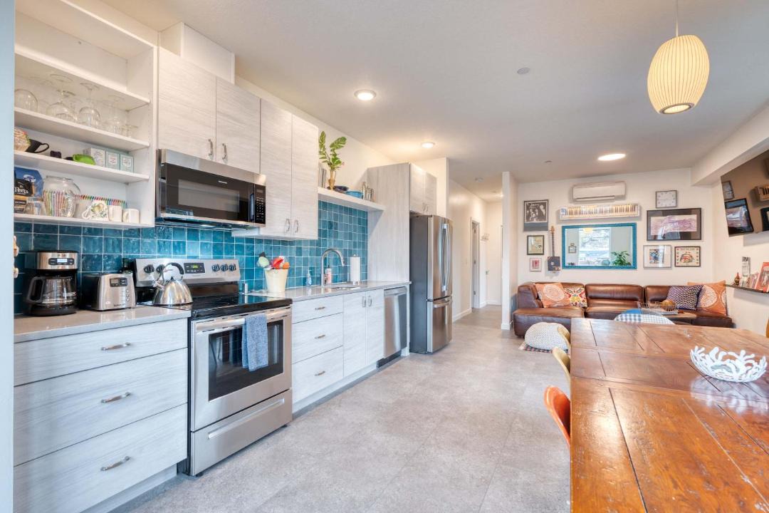 Photo of Others in Hosford-Abernethy