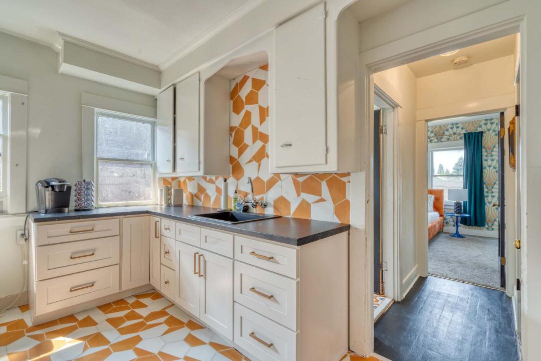 Photo of Others in Hosford-Abernethy