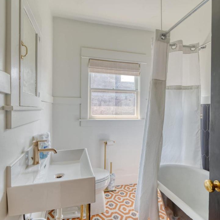 Photo of Bathroom in Hosford-Abernethy