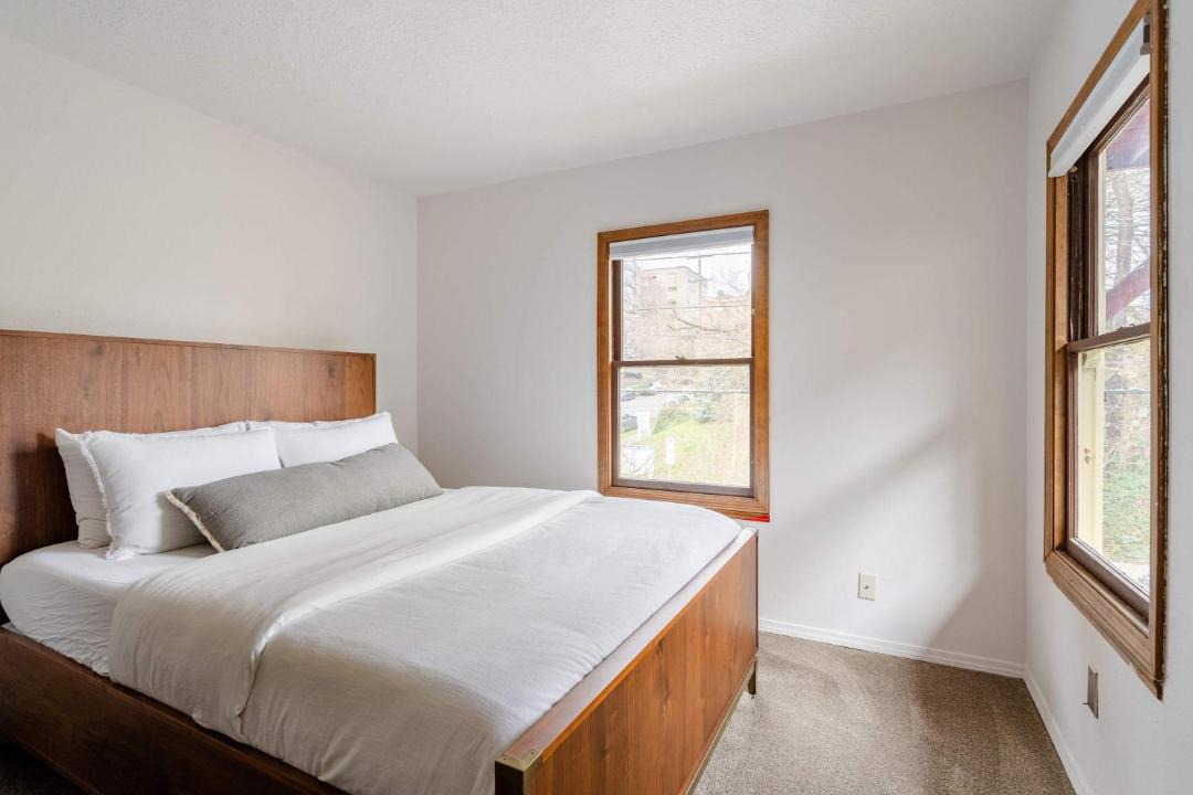 Photo of Bedroom in Goose Hollow