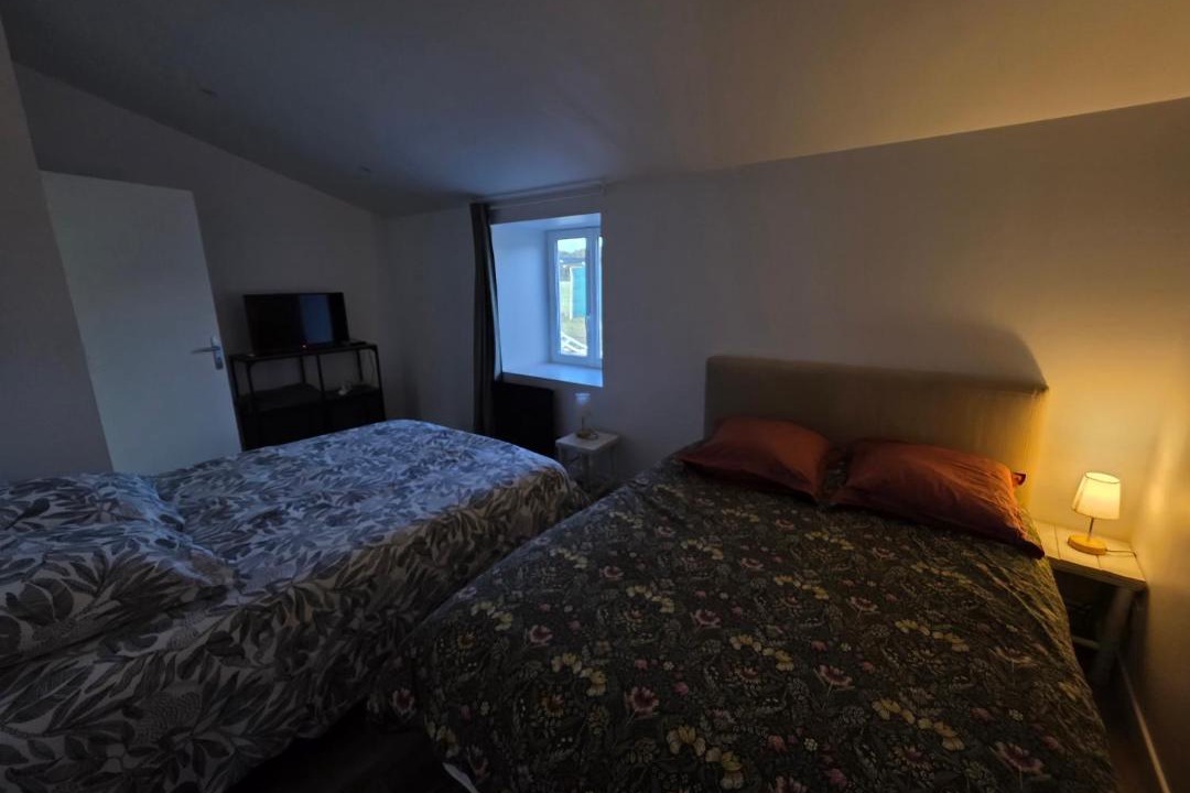 Photo of Bedroom in Brains