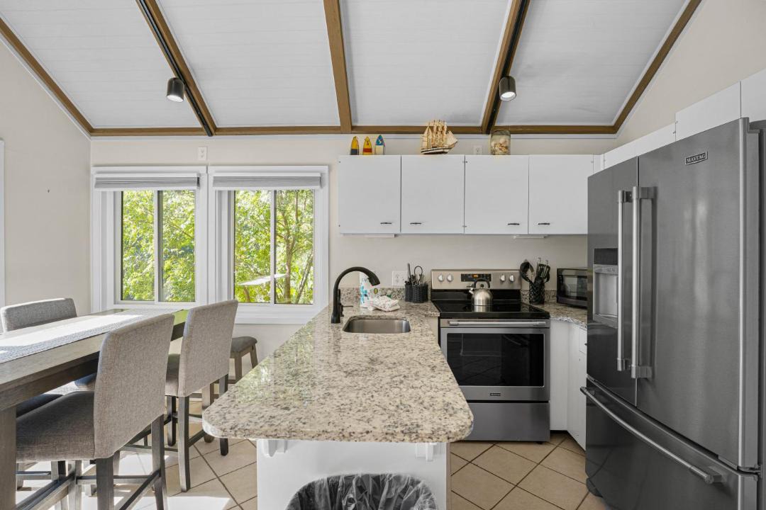 Photo of Kitchen in Night Heron