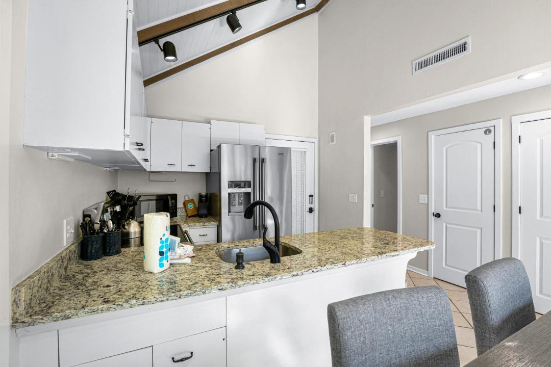 Photo of Kitchen in Night Heron