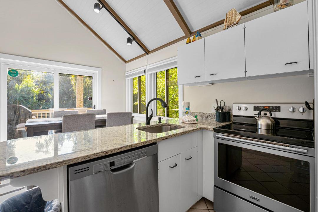 Photo of Kitchen in Night Heron